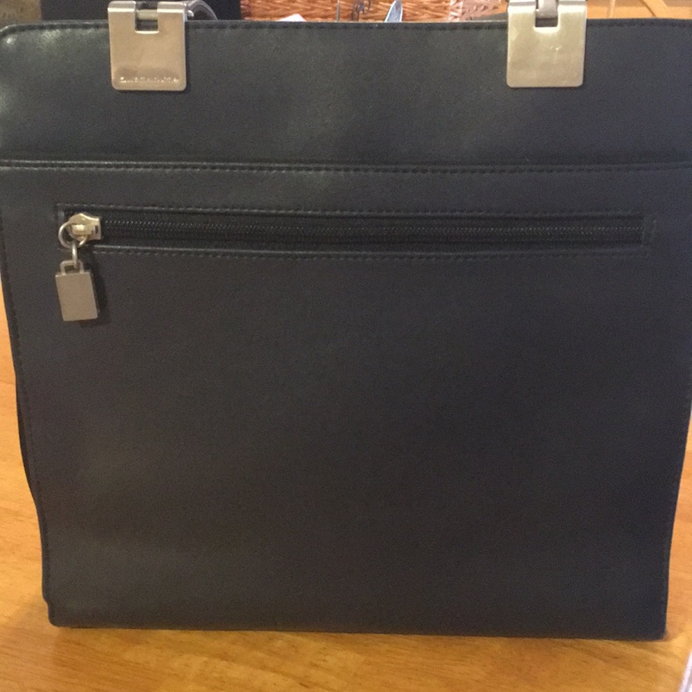 Liz Claiborne purse!  Navy